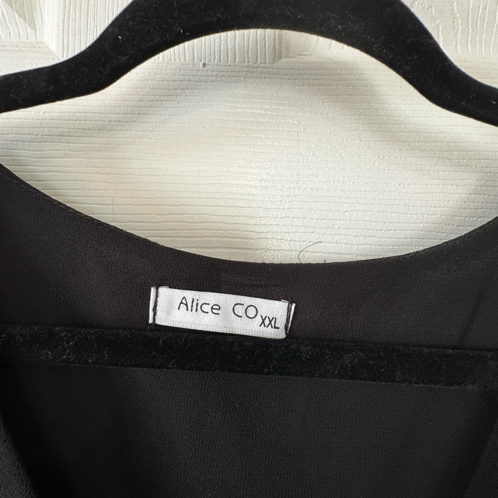 Alice & Co  Sleeveless Ruffled Blouse - Picture 2 of 3
